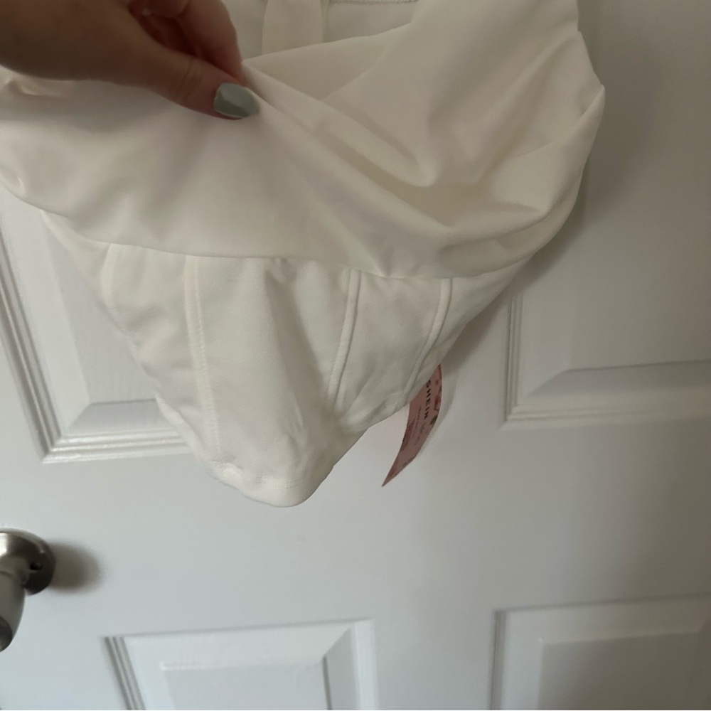 White Corset Style Cropped Top - Picture 2 of 9